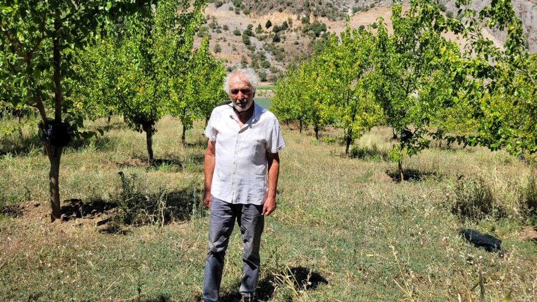 Emekli öğretmen ne köyünü ne öğrencilerini unuttu! O sözleri gözleri yaşarttı 4